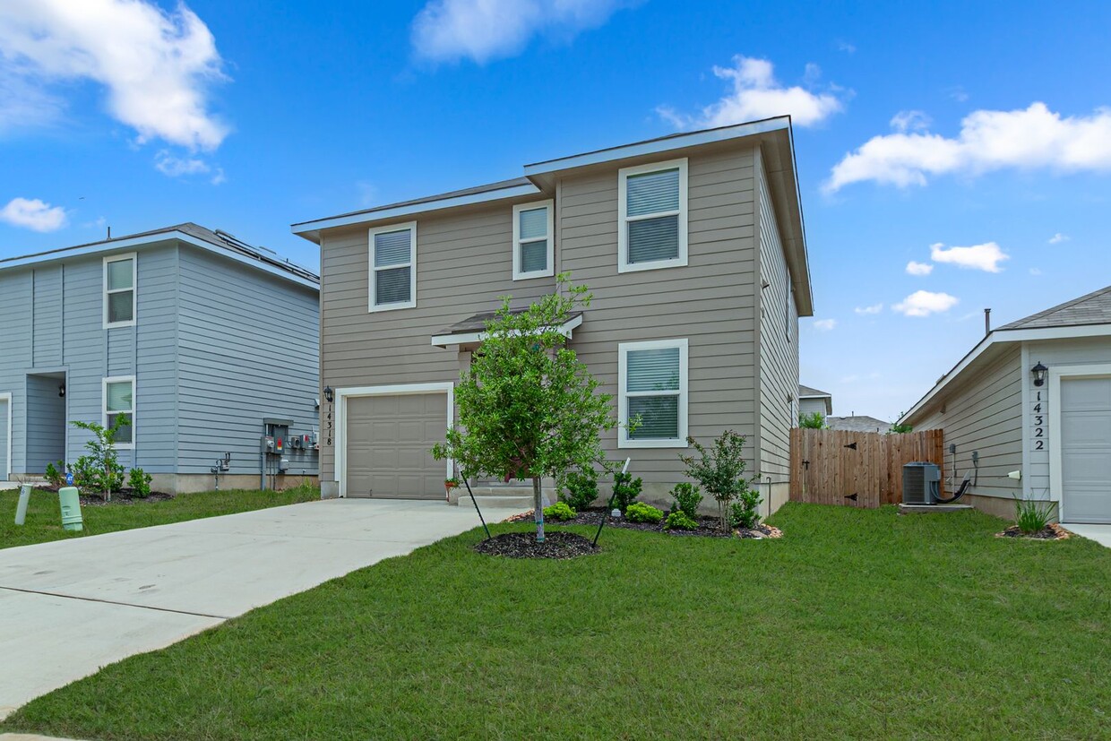 Foto principal - 4 bd/2 ba available NOW!! Wiseman/Talley F...
