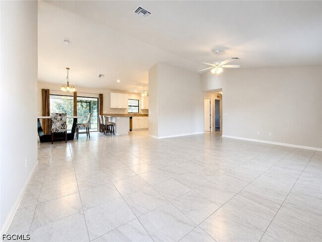 Foto del edificio - 440 NW 1st Terrace