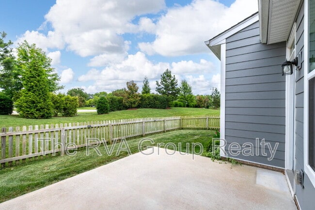 Building Photo - 9065 Spring Green Loop