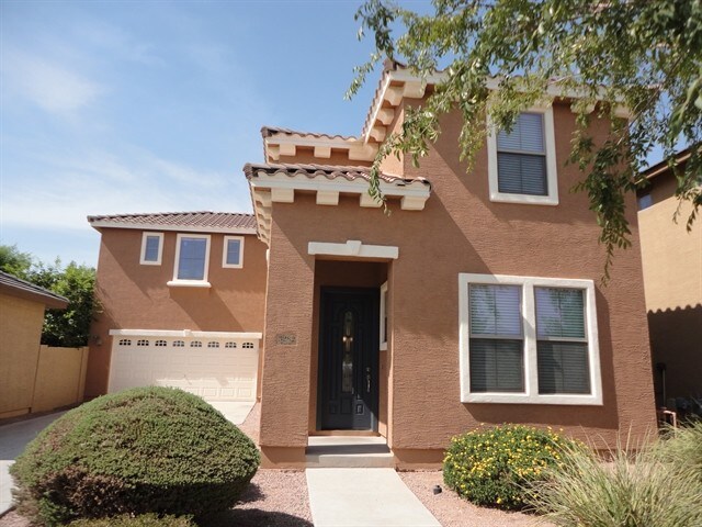 Foto principal - 3282 E Oakland St