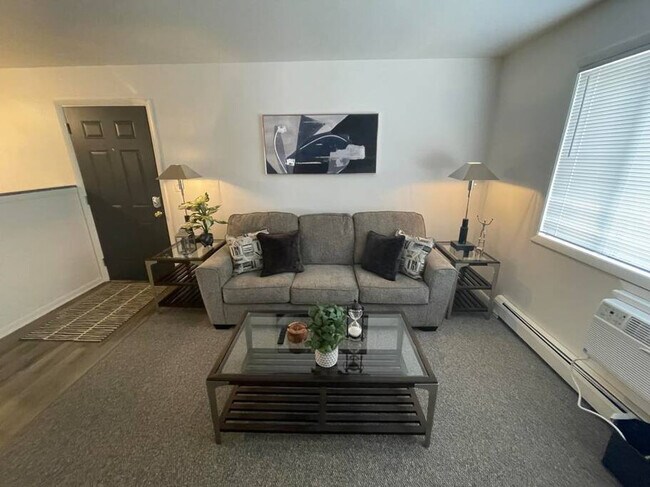 Building Photo - 1135 High Ave