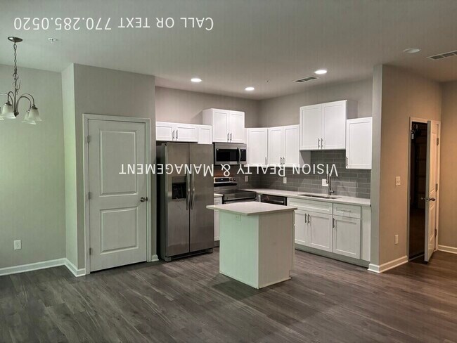 Foto del edificio - 8331 Triple Crown Dr