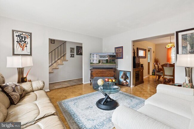 Foto del edificio - 8406 Thompson Rd