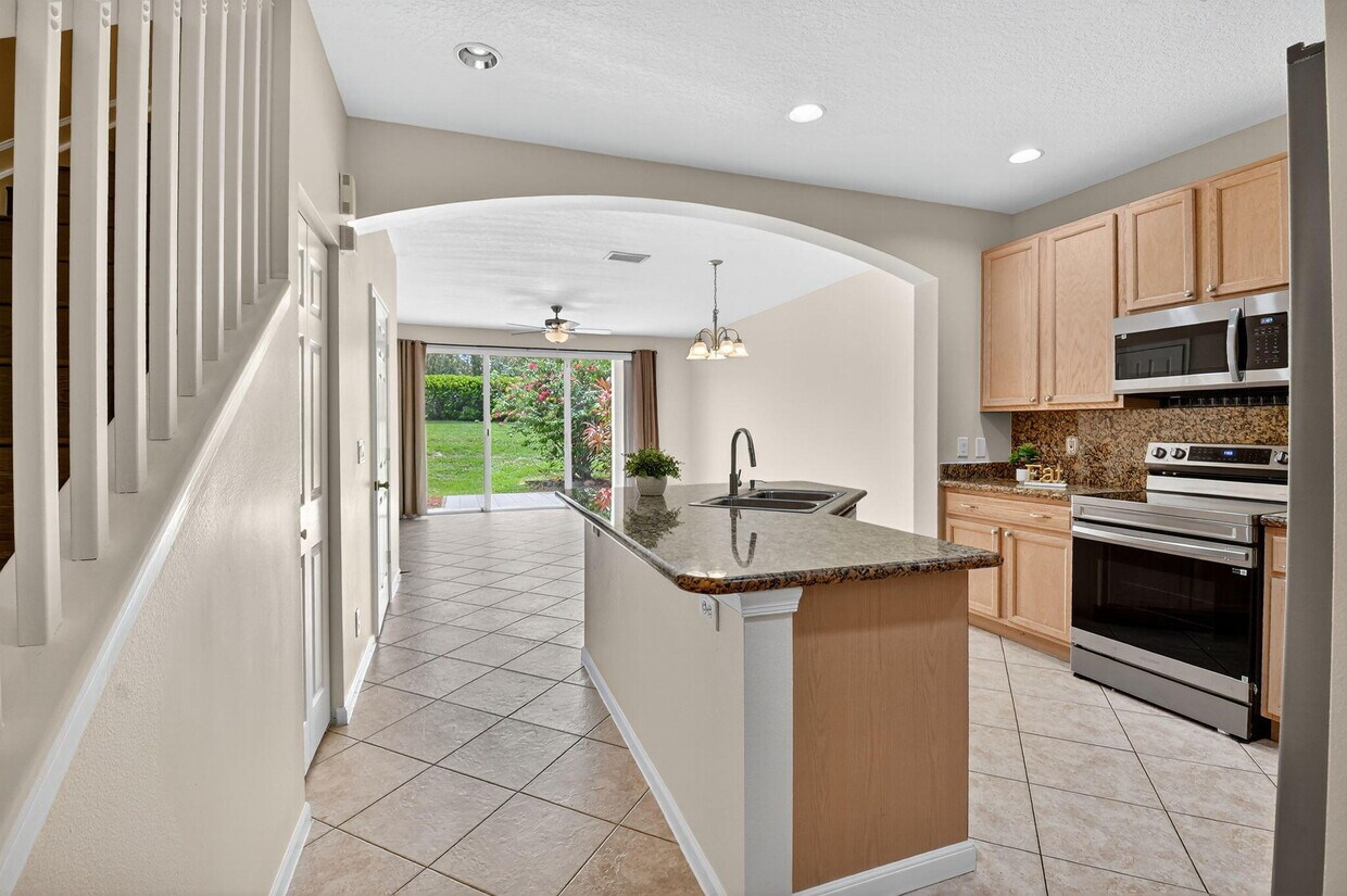 Foto principal - 8020 Briantea Dr