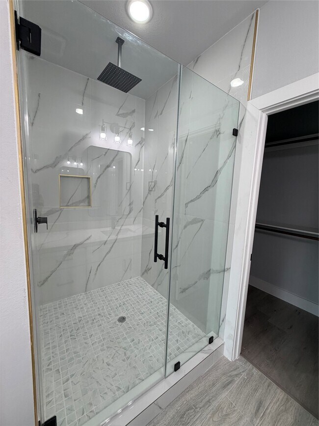 Foto del edificio - 8706 Southview St