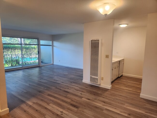 Photo - 259 Eden Roc Dr House