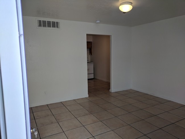 Building Photo - 4829 N 37th Ave
