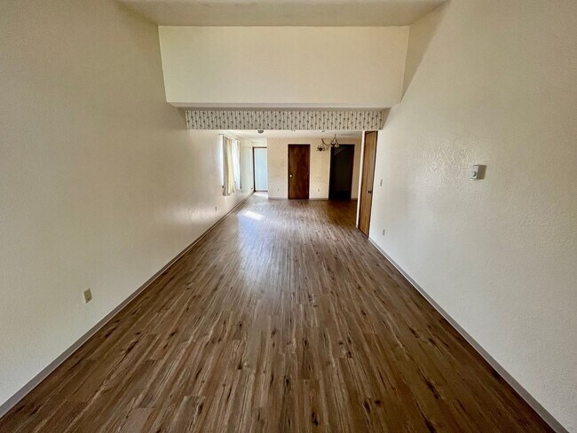 Foto del edificio - 182 SE Atwood Ave