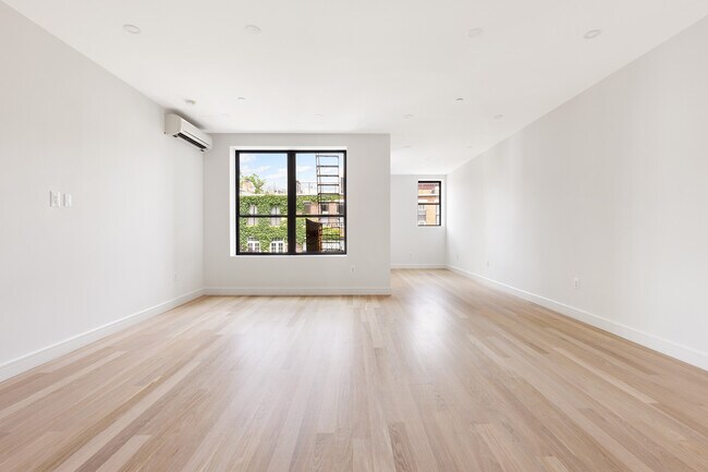 Foto del edificio - 107 W 117th St
