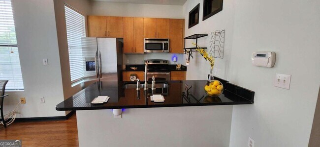 Foto del edificio - 5300 Peachtree Rd