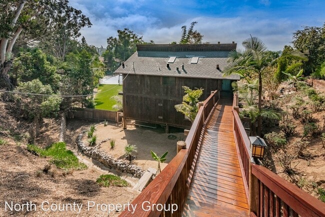 Building Photo - 3 br, 2 bath House - 220 Seeman Dr