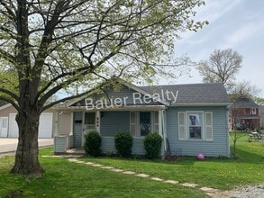 Building Photo - 804 Myers Ave