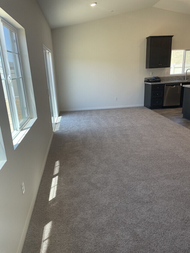 Foto del edificio - 26565 Rosebay Way