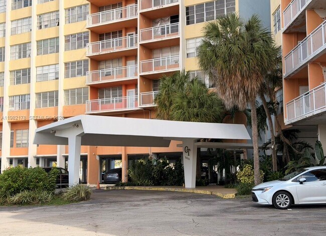 Foto del edificio - 2025 NE 164th St