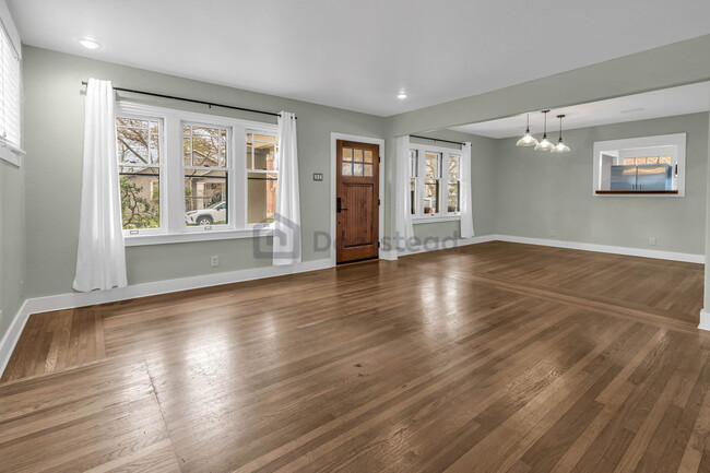 Building Photo - 1041 Santa Barbara Ct