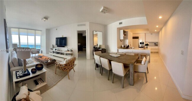 Foto del edificio - 15811 Collins Ave