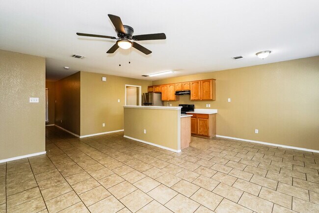 Foto del edificio - 1456 Pine Ln