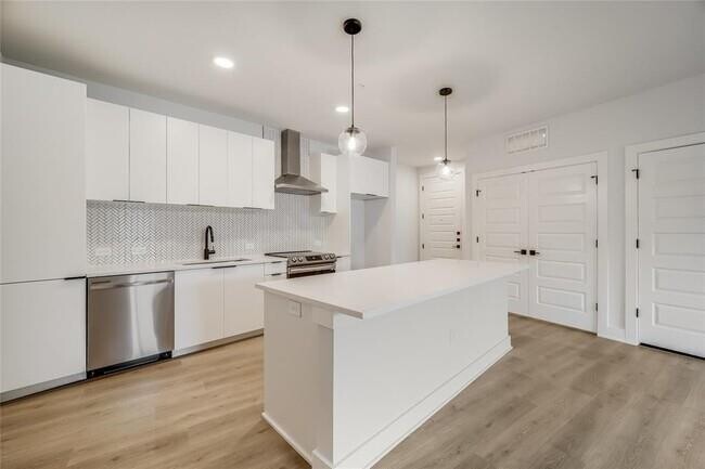 Foto del edificio - 2500 Longview St
