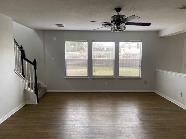 Foto del edificio - 9314 Grove Haven Dr