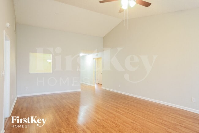 Foto del edificio - 15572 Dry Creek Rd