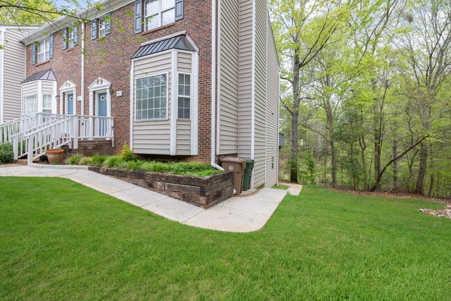 Building Photo - 327 Silverberry Ct