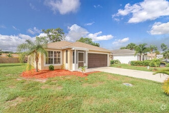 Building Photo - 5472 Club Cir