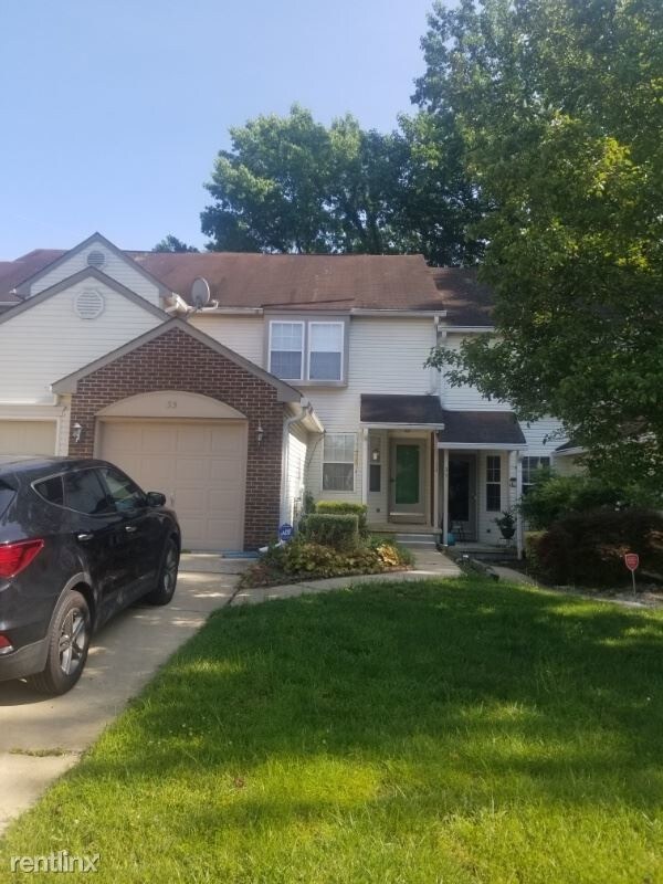 Primary Photo - 3 br, 2.5 bath Townhome - 33 Chilmark Ct