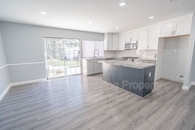 Building Photo - 27508 Elder View Dr
