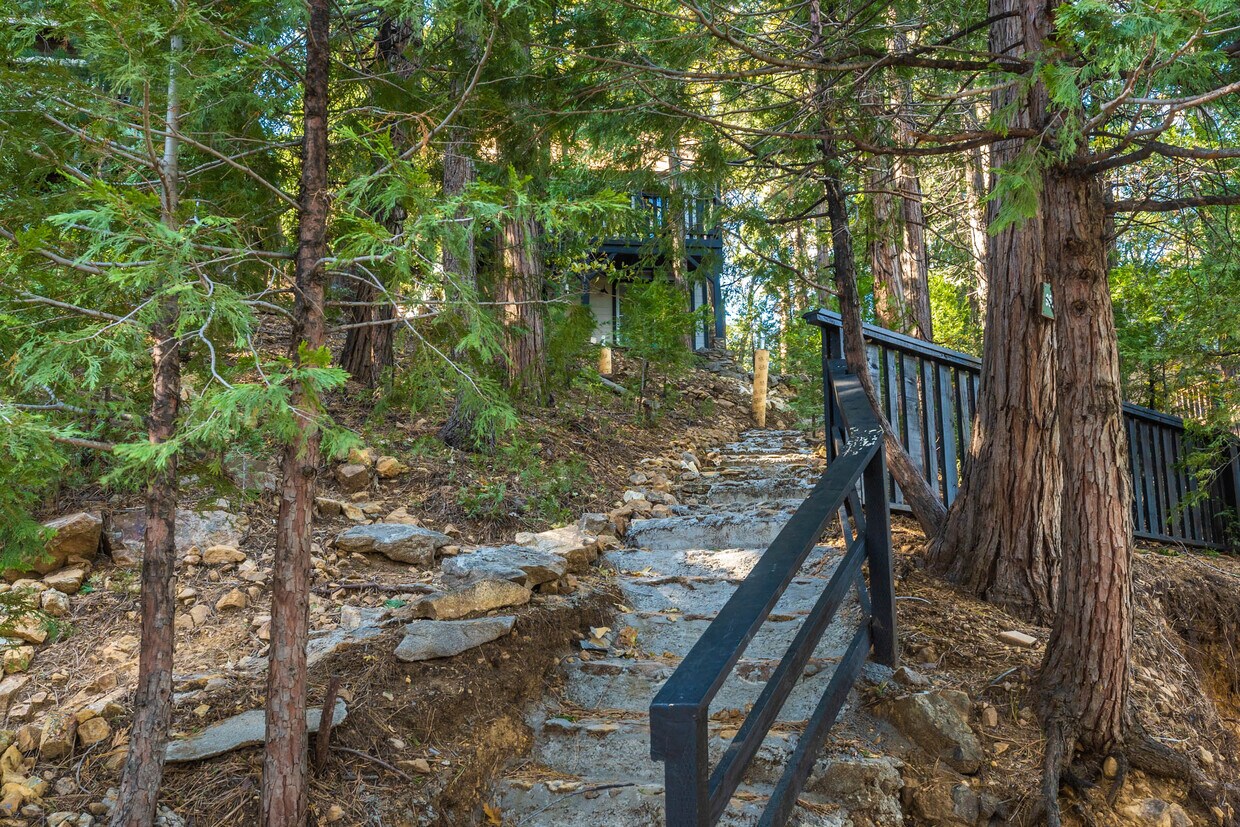 956 Mercury Way, Crestline, CA 92325 House Rental in Crestline, CA