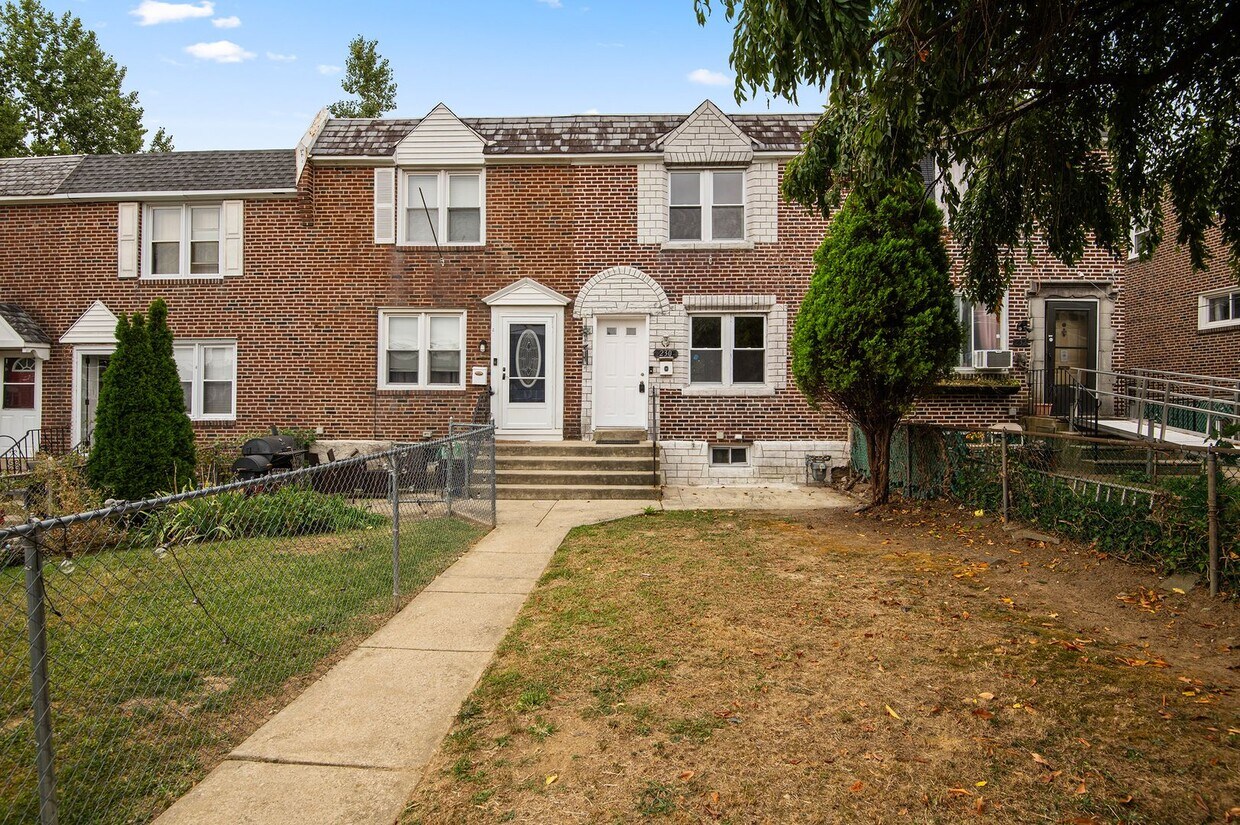 Primary Photo - 1st MONTH FREE!* Newly renovated kitchen w...
