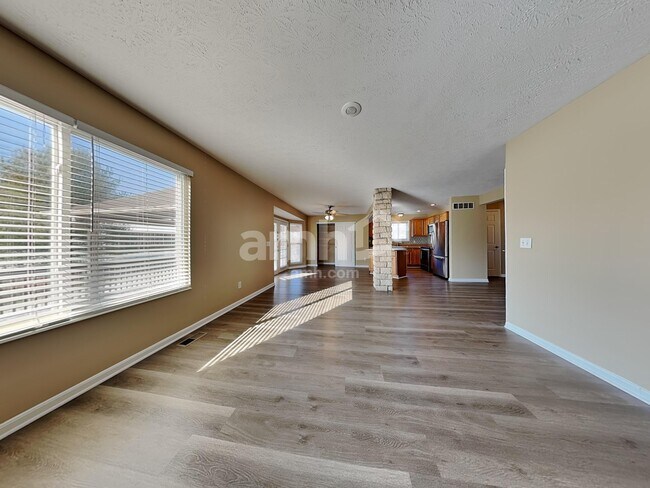 Foto del edificio - 23 Glenside Dr