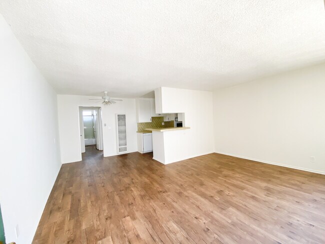 Foto del edificio - 3415 Mentone Ave