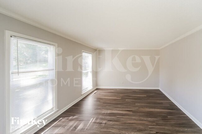 Foto del edificio - 2220 Nutbush Pl