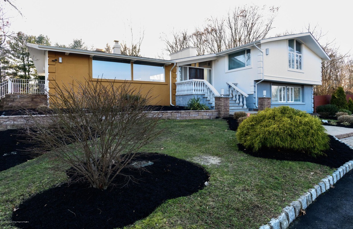 Foto principal - 127 Stone Hill Rd