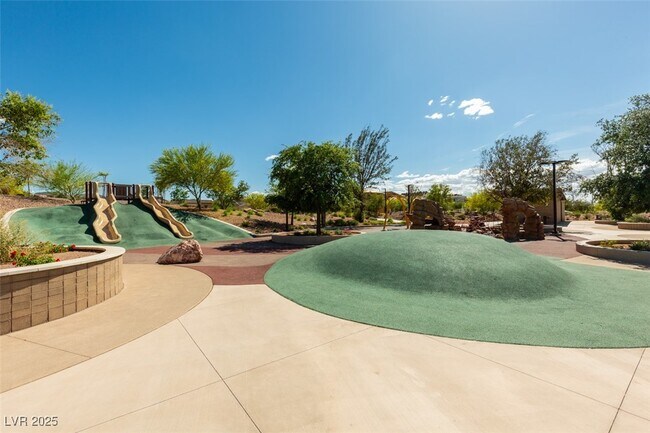 Foto del edificio - 420 Desert Cadence St