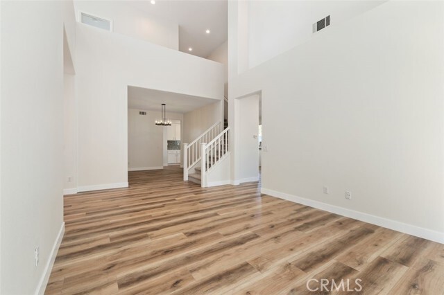 Building Photo - 10 Lyon Ridge