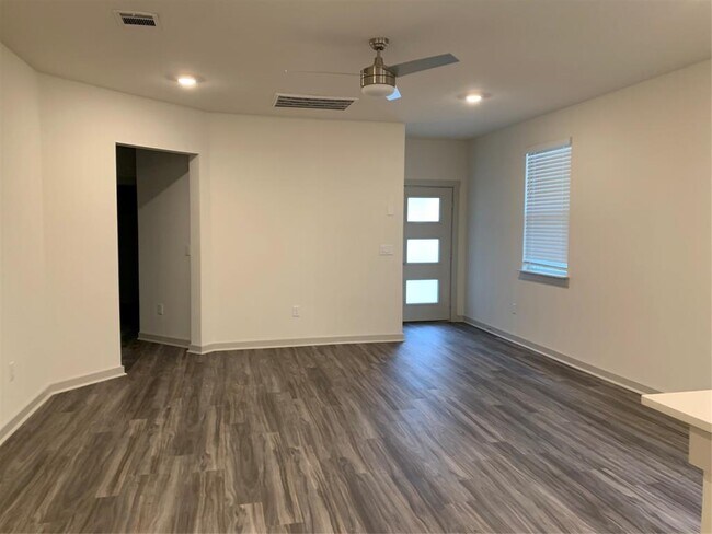 Foto del edificio - 7810 Linda Michelle Ln