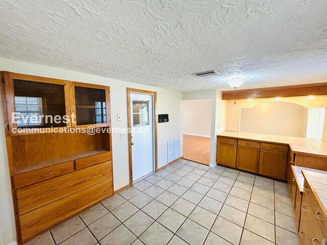 Foto del edificio - 2127 Erin Dr