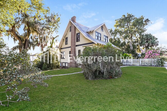 Building Photo - 626 E Washington Ave