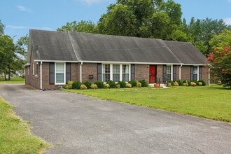Building Photo - 8024 Regency Dr