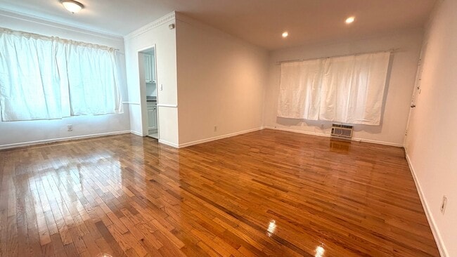 Foto del edificio - 5826 Gregory Ave