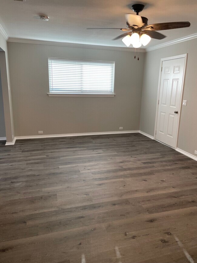Foto del edificio - 807 Rush Creek Dr