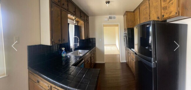 Foto del edificio - 3 Bedroom / 1.5 Bathroom with pool for ren...