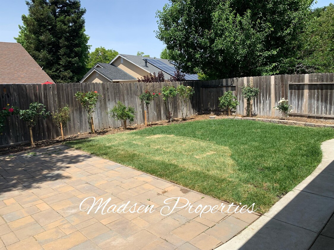 Primary Photo - 2181 Huntington Dr
