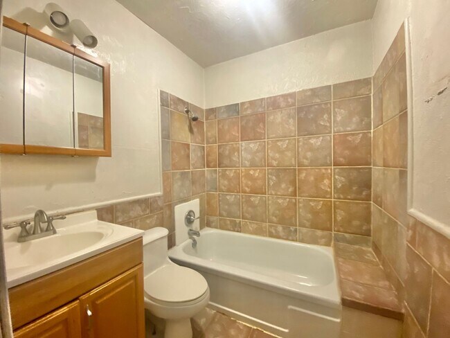 Foto del edificio - 2 bed 2 bath near Texas Tech University now available