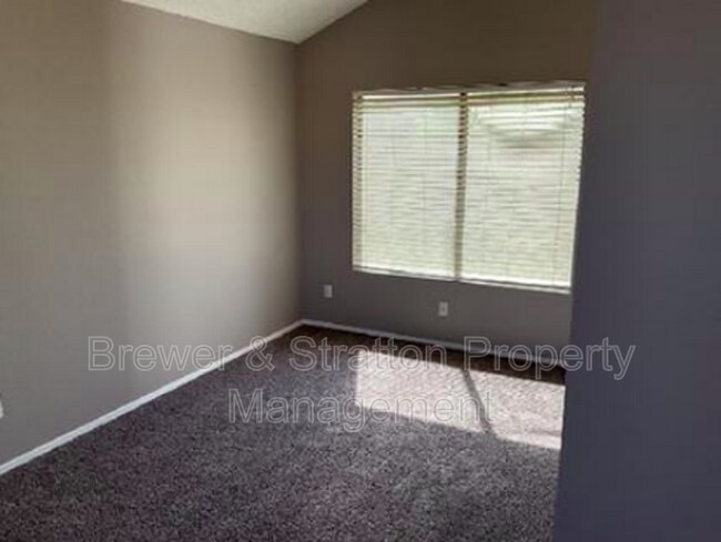 Building Photo - 13833 S 36th Way