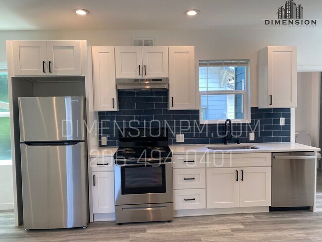 Building Photo - 426 S 60th St