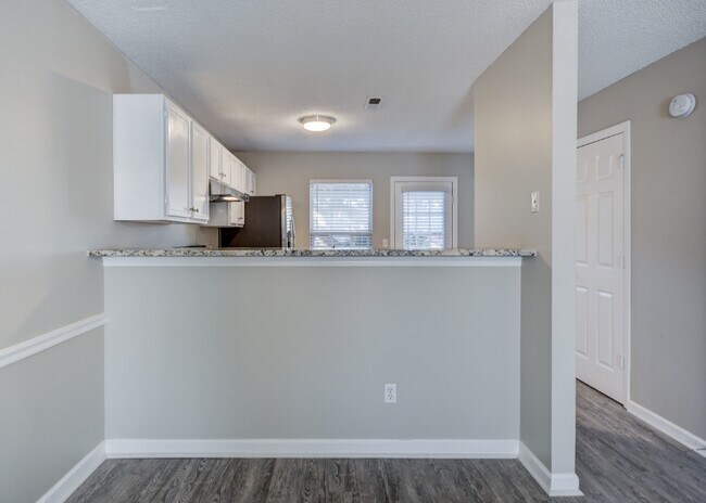 Building Photo - 125 Fairfax Dr