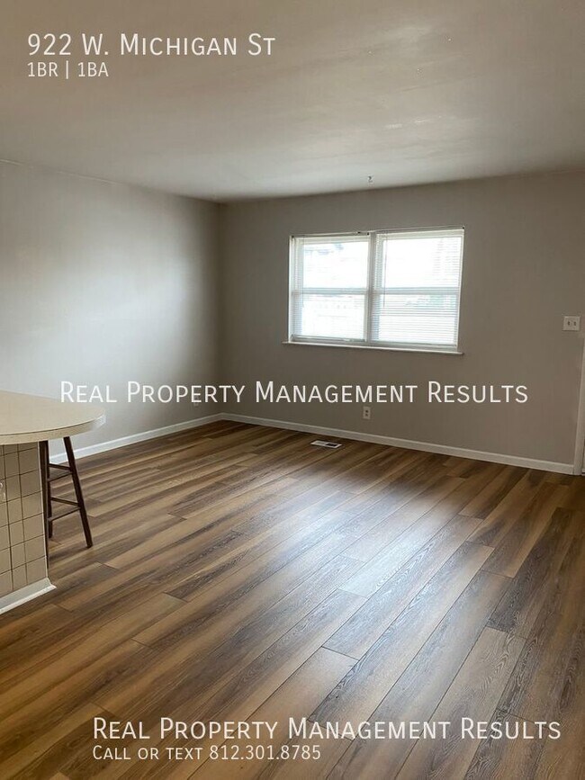 Building Photo - 1 Bedroom, 1 Bath Apartment