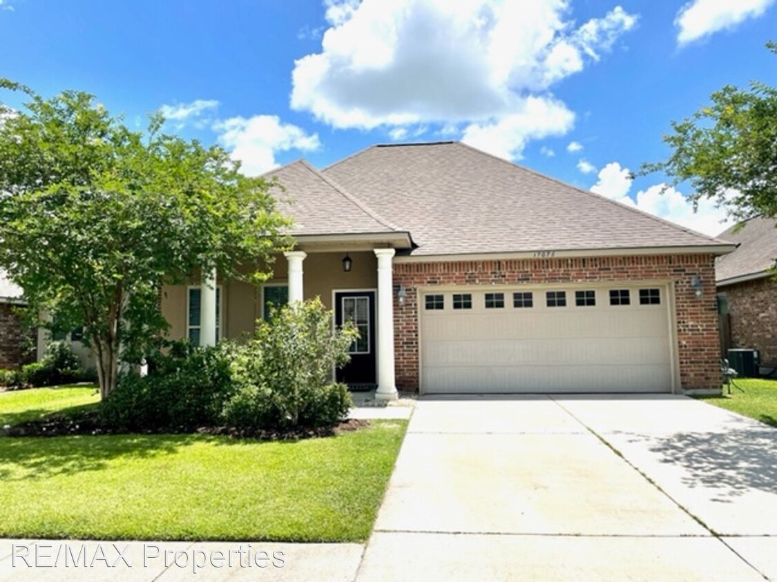 Primary Photo - 4 br, 2 bath House - 17076 Enterprise